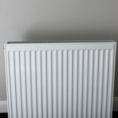 Radiator Medium - Double Panel / Double Convector 70 cm (H) x 81 cm (L) - LIKE NEW