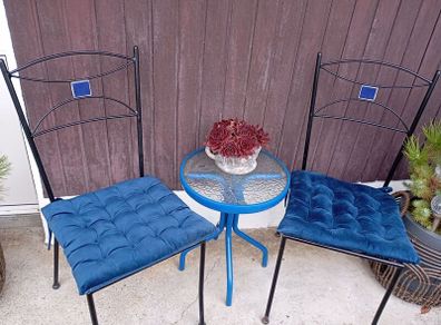 Table of chairs
