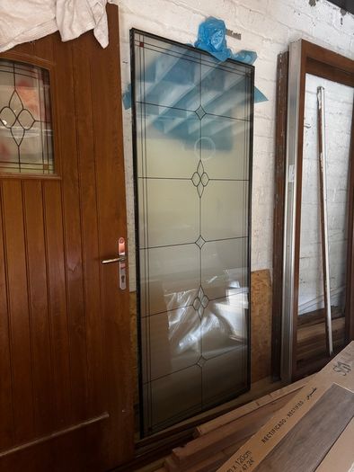Side door glass