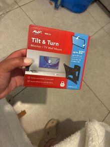 Up to 32 inch Tv / Monitor mount free for collection from Greystones