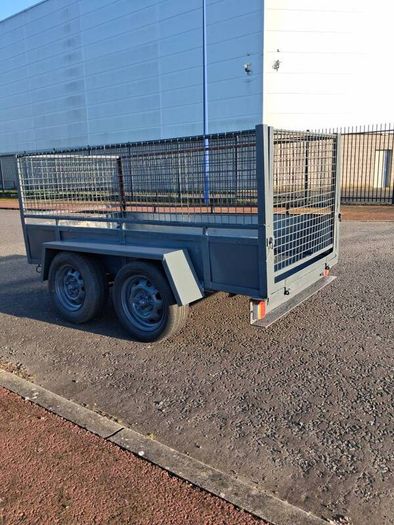 8x4. x3 trailer.