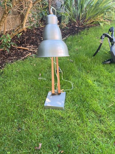 Table lamp