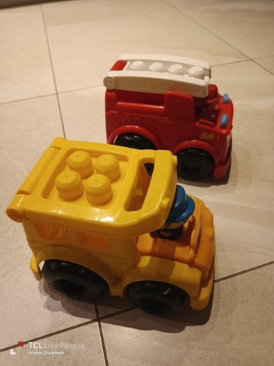 2x kids toys cars/toys