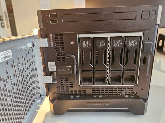 HP Microserver Gen8 2GB