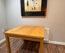 Extendable Dining Table-Oak Effect-Excellent Condition