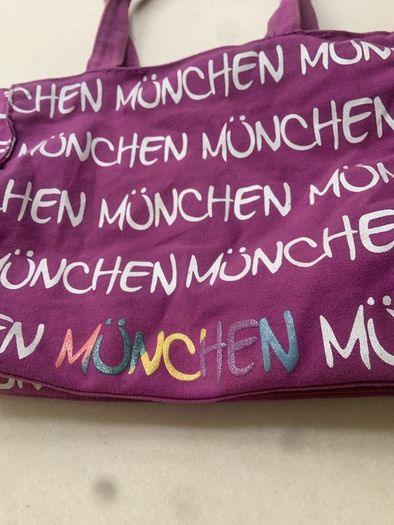 Munich pink canvas shoulder bag