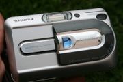 Fujifilm Finepix A330 Compact Digital Camera 3.2 Mega Pixel Point &amp; Shoot