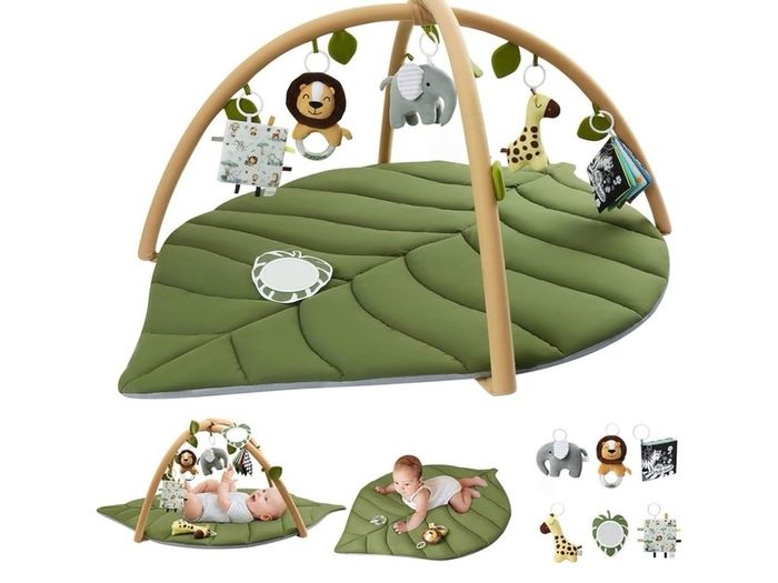 Jungle activity playmat with 6 toys (60EUR retail)