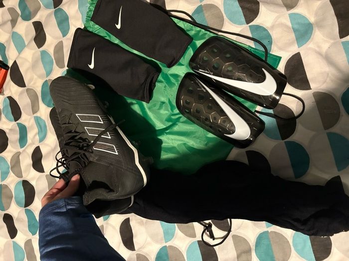Adidas football boots, Nike shin guards, socks and bag size 9 like new