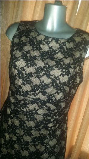 Awear midi pencil Black/cream sleveless lace dress size UK14 EUR42 Postage included