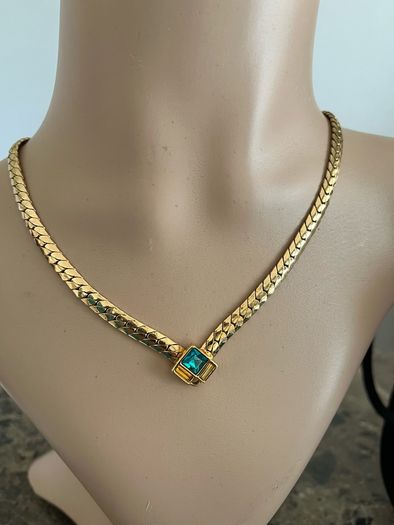 Gold tone necklace