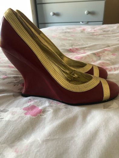 Ladies stunning Amanda smith wedges size 3