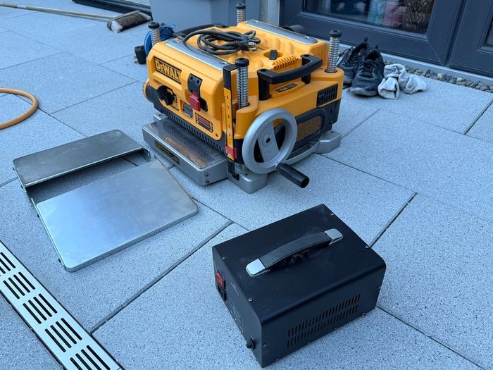 DeWalt DW735 Thickness Planer