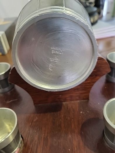 Mullingar pewter cask and 6 shot glasses