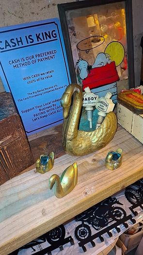 Vintage hammered brass fireside items..