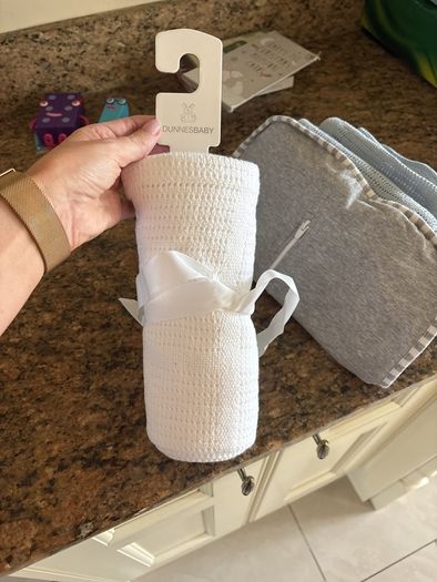 baby blankets and swaddle