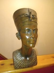 egyptian statue