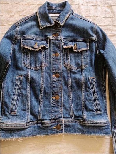 Zara denim cotton distressed jacket in very good condition see last three photos for exact measurements FREE STANDARD POSTAGE INCLUDED