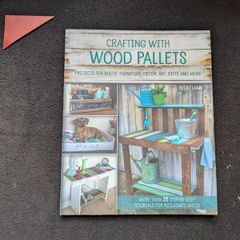 B00K_Crafting with Wood Pallets