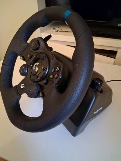 Logitech G923 Racing Wheel bundle