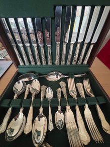 1970's Atkinson Bros 'Kings Pattern' 44 Dinner Set in Original Box