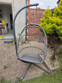 hanging egg chair