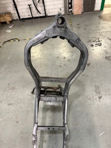 ZZR1100d frame and V5