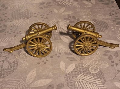 Beautiful vintage pair of brass model field cannons