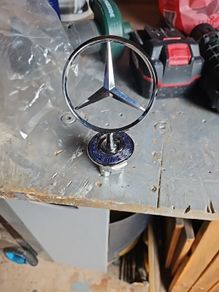 Mercedes badge