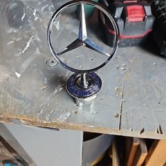 Mercedes badge