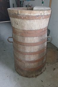 Oak storage barrel