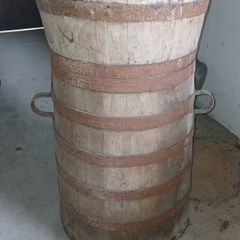 Oak storage barrel