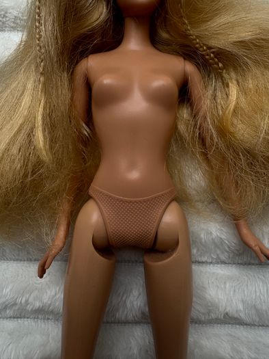 Belly Button Barbie 1999 Blonde With 2 braids Used Damaged hand Please look at the pictures