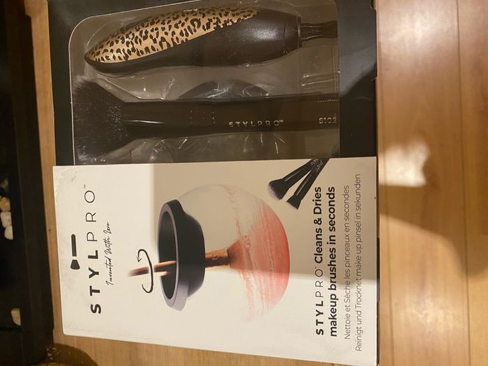 make up brush cleaner