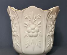 Vintage Aynsley Camellia Fine Bone China white - cream Planter, Plant pot, Flower pot
