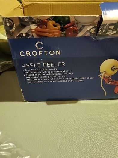 Apple peeler