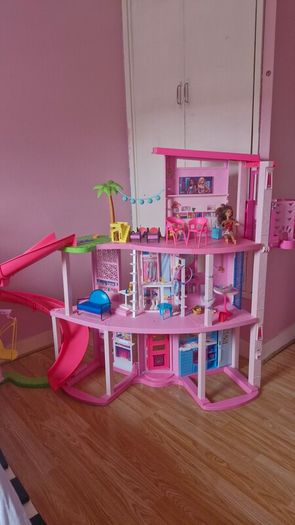 Barbie DreamHouse
