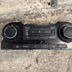 2010 Skoda Octavia vRS Radio surround/Climate control panel