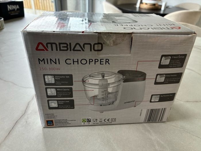 Electric mini chopper