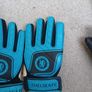 Chelsea goalie gloves Image 2