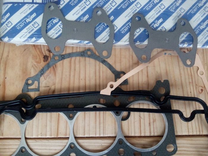 Genuine Fiat Punto 1242 Cc.8 V, Doblo, Palio, Full Engine Gaskets Set 71716869