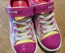 Girls HEELYS Roller Shoes Size 13 Excellent Condition