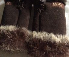 UGG's Brown Chestnut Suede Fingerless Gloves with fur trim