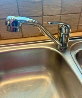 Carron Phoenix 1.5 bowl Kitchen sink and tap (stainless steel)