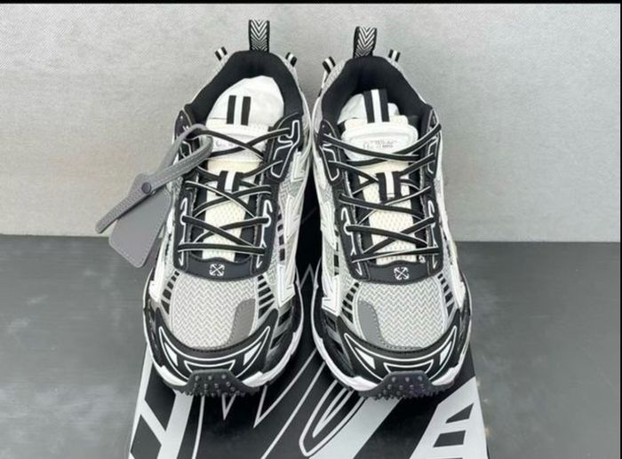 mens trainers
