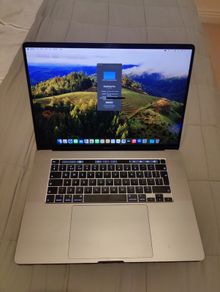 Apple MacBook Pro  - 2.4 Ghz 8-Core Intel Core i9 Pro 16" 32GB 1TB