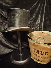 antique top hat