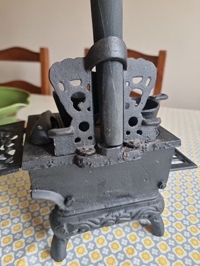 Mini Crescent CAST IRON Stove/Oven with stove items