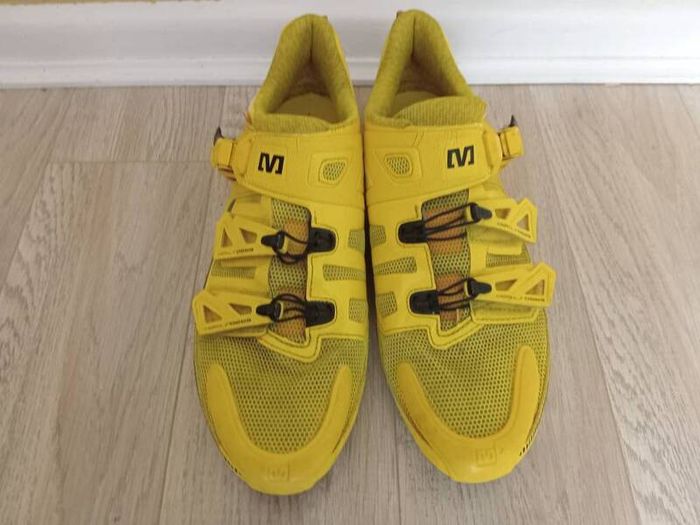 Size 44 cycling shoes (UK: 9.5, not 10)