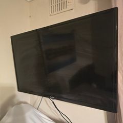 TV 32" + Wall Bracket